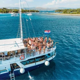 d162c9_4f7c4737d8cc4787bface98a0e7d66f6~mv2 (1) - Copie